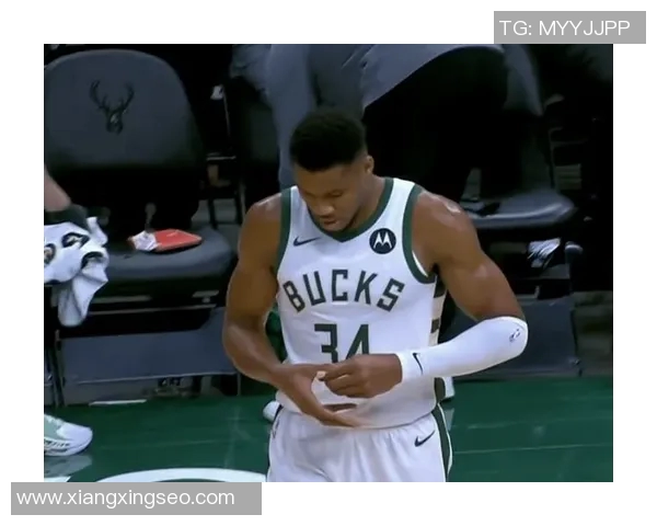 字母哥愤怒撕裂球衣雄鹿惨败后更衣室内冲突升级引发关注 字母哥愤怒撕裂球衣雄鹿惨败后更衣室内冲突升级引发关注