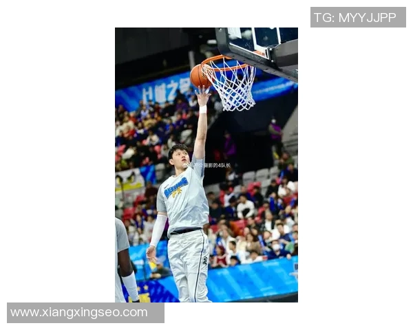 曾凡博：从青年才俊到篮球明星的成长之路与未来展望